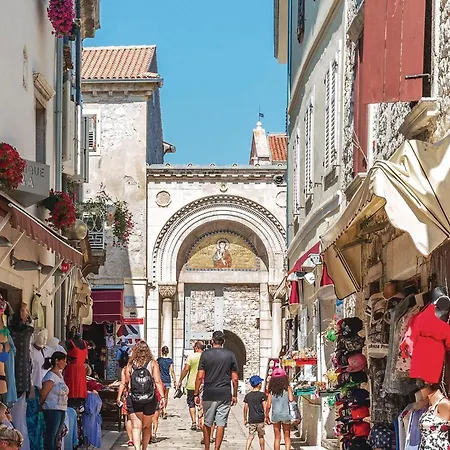 Camping Awesome Stacaravan In Tar 4*