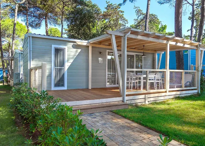 Awesome Stacaravan In Tar