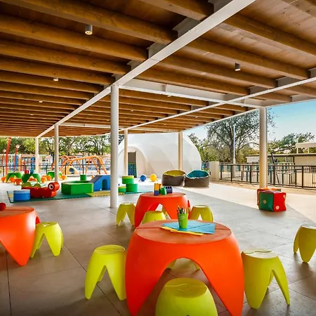 Campingplatz Awesome Stacaravan In Tar 4*