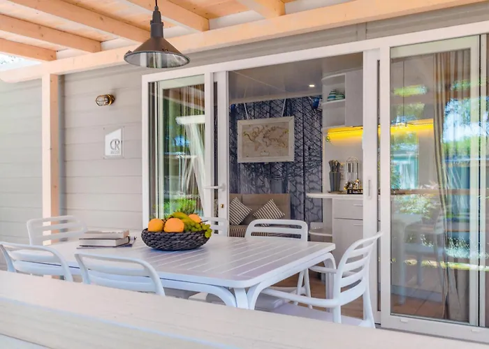 Awesome Stacaravan In Tar Campingplatz