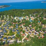 Beautiful Stacaravan In Tar Porec